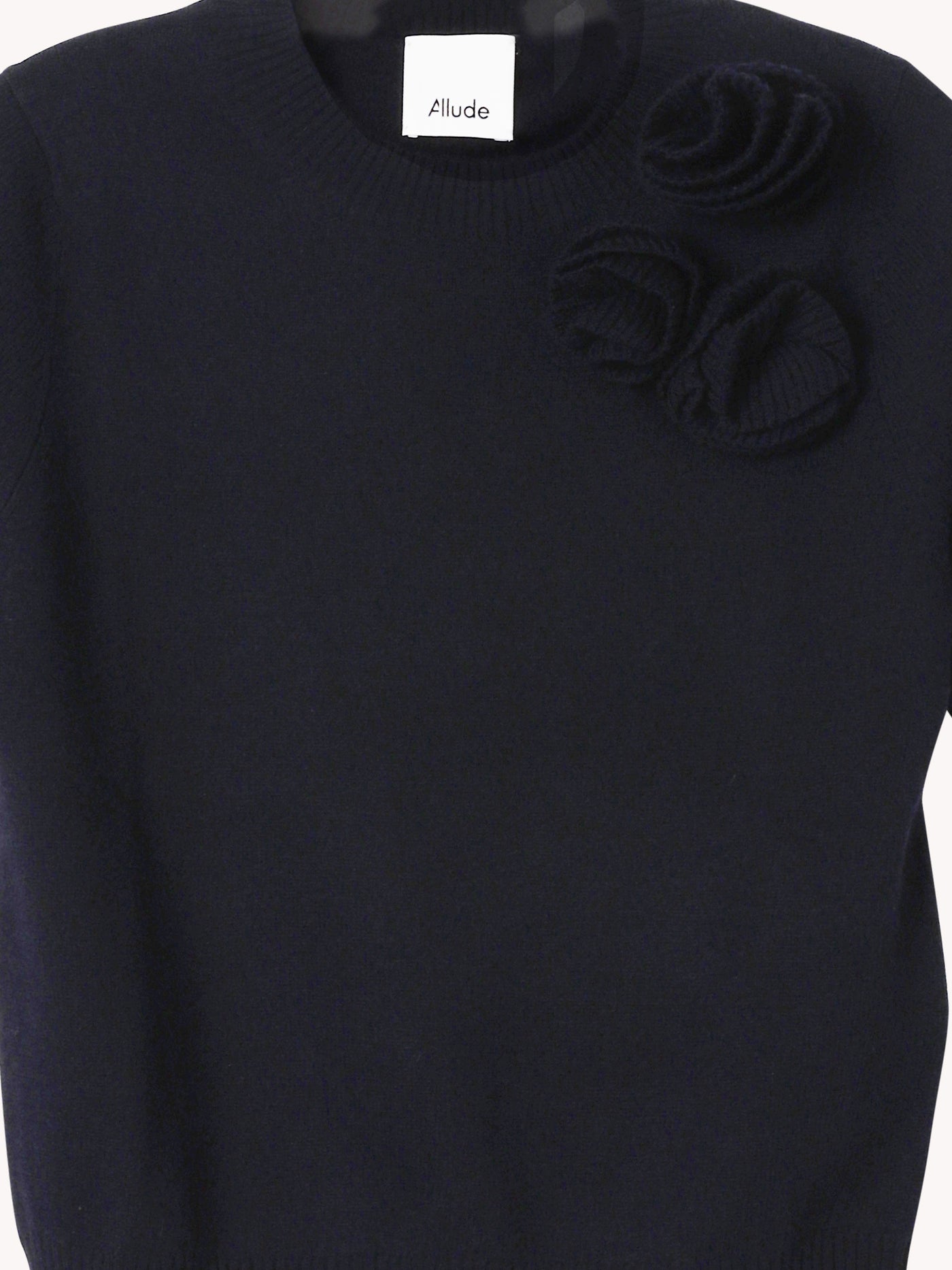 CREWNECK SHORT SLEEVED SWEATER WITH FLOWER