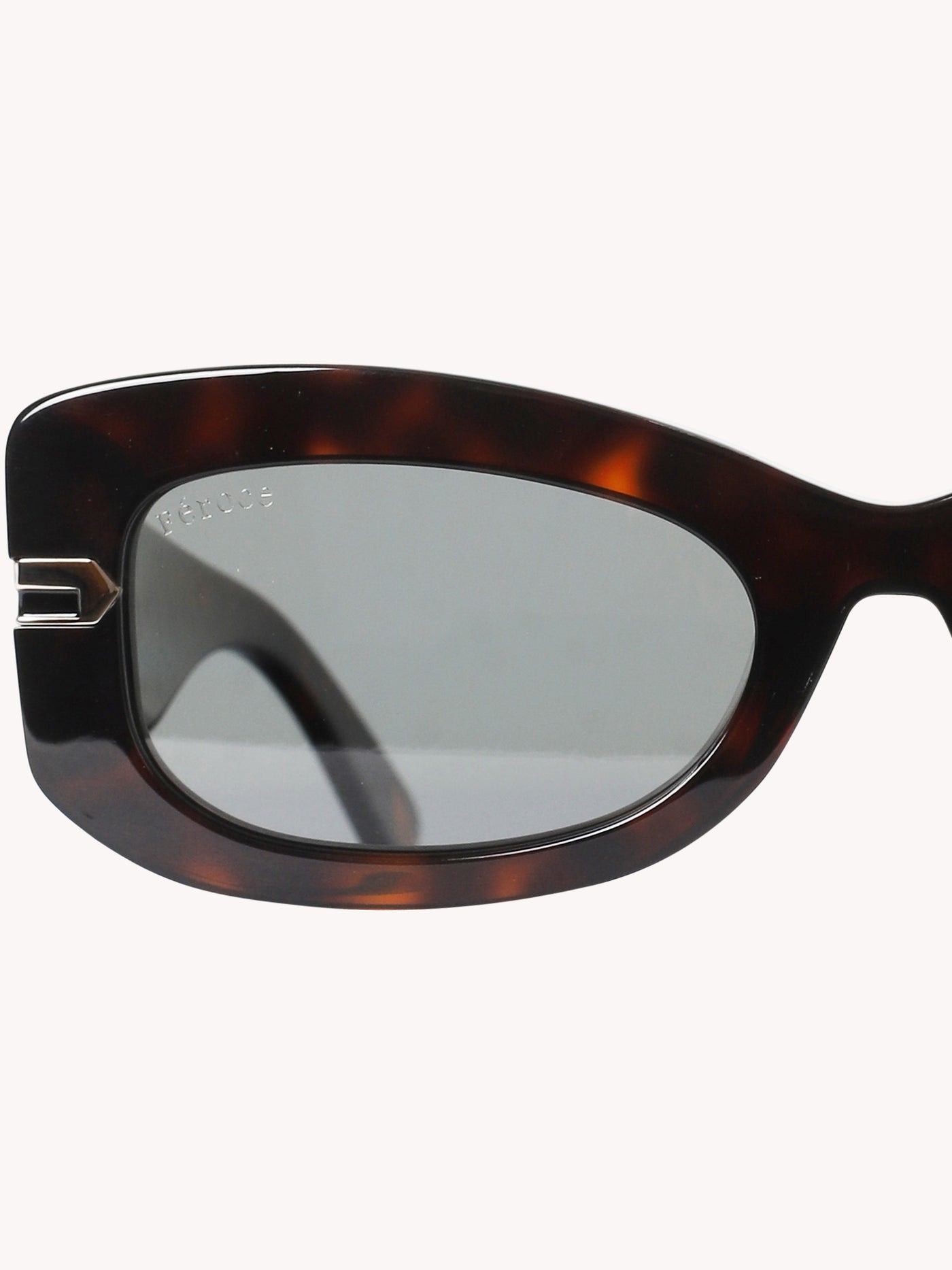 Kate Sunglasses in Classique