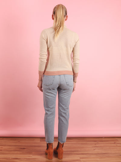 Contrast Roll Collar