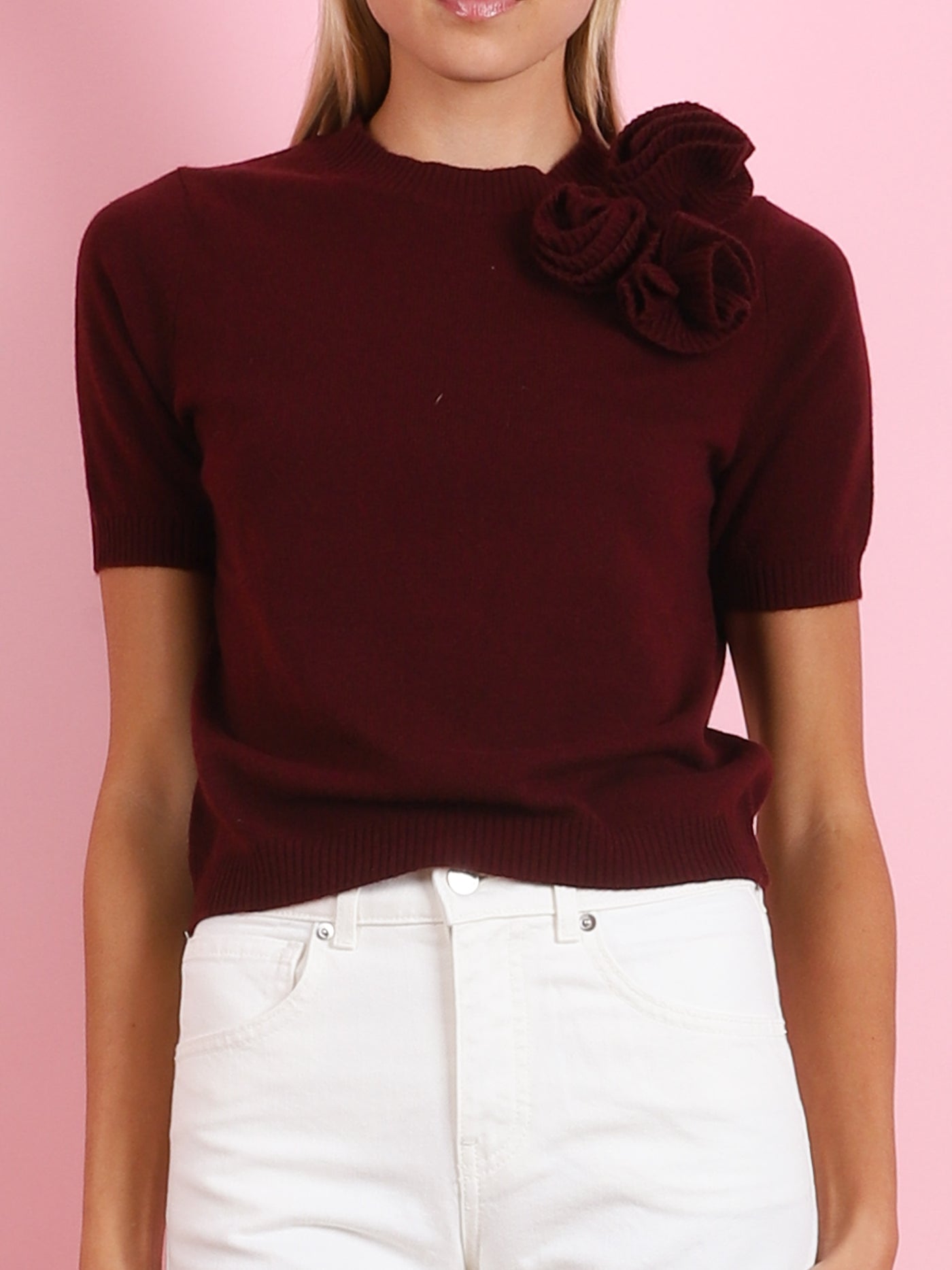 CREWNECK SHORT SLEEVED SWEATER WITH FLOWER