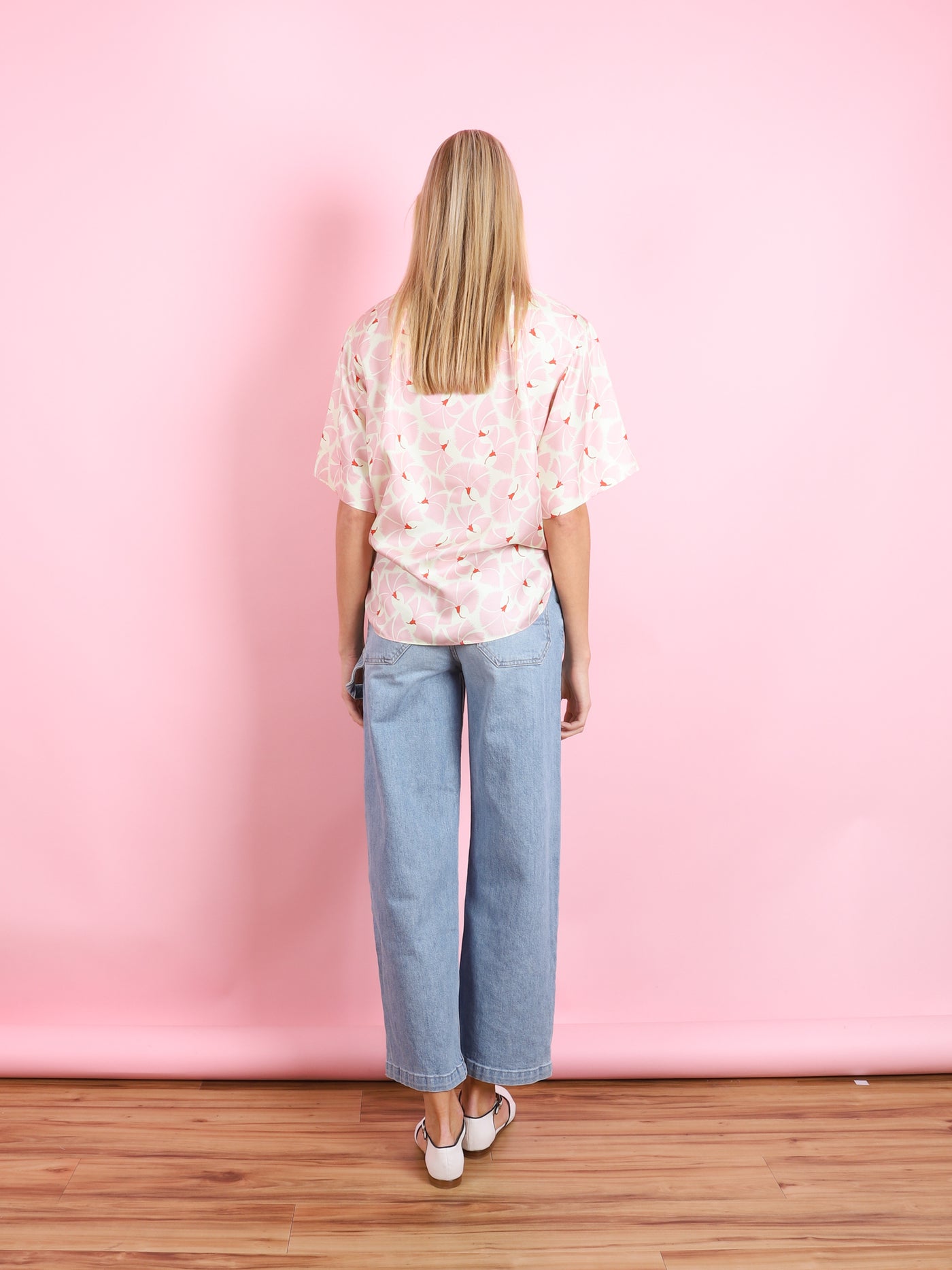 FAN FLOWER TIE NECK BLOUSE