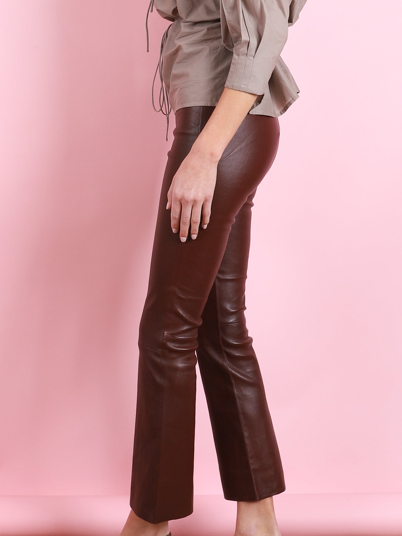 ANKLE FLARE LEATHER LEGGING IN PINOT