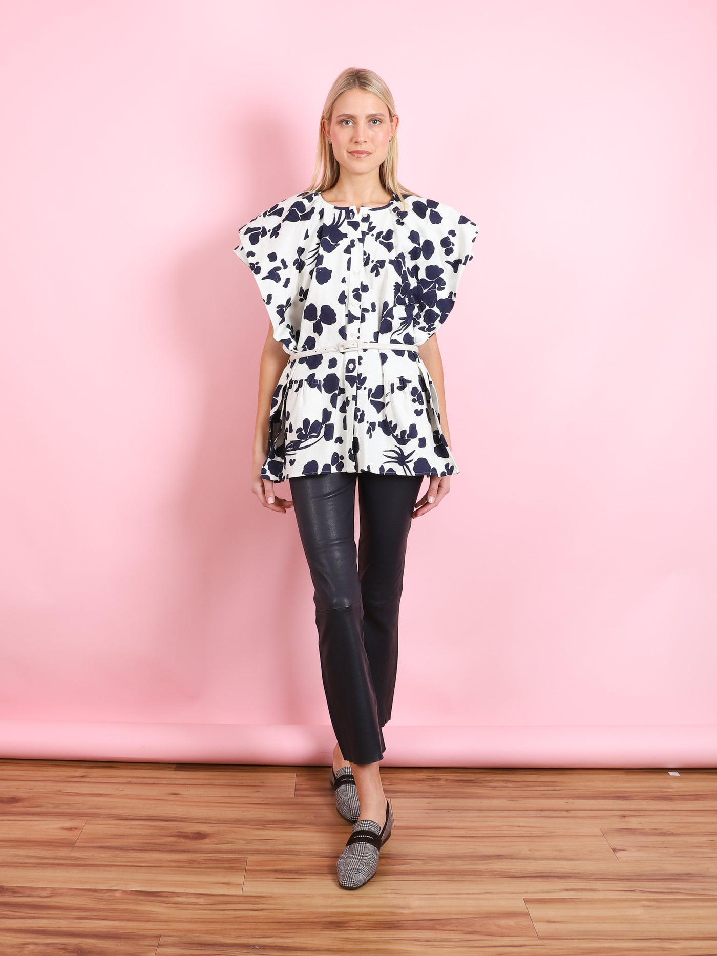 PRINTED SHORT SLEEVE TOP WITH CINCHED WAIST