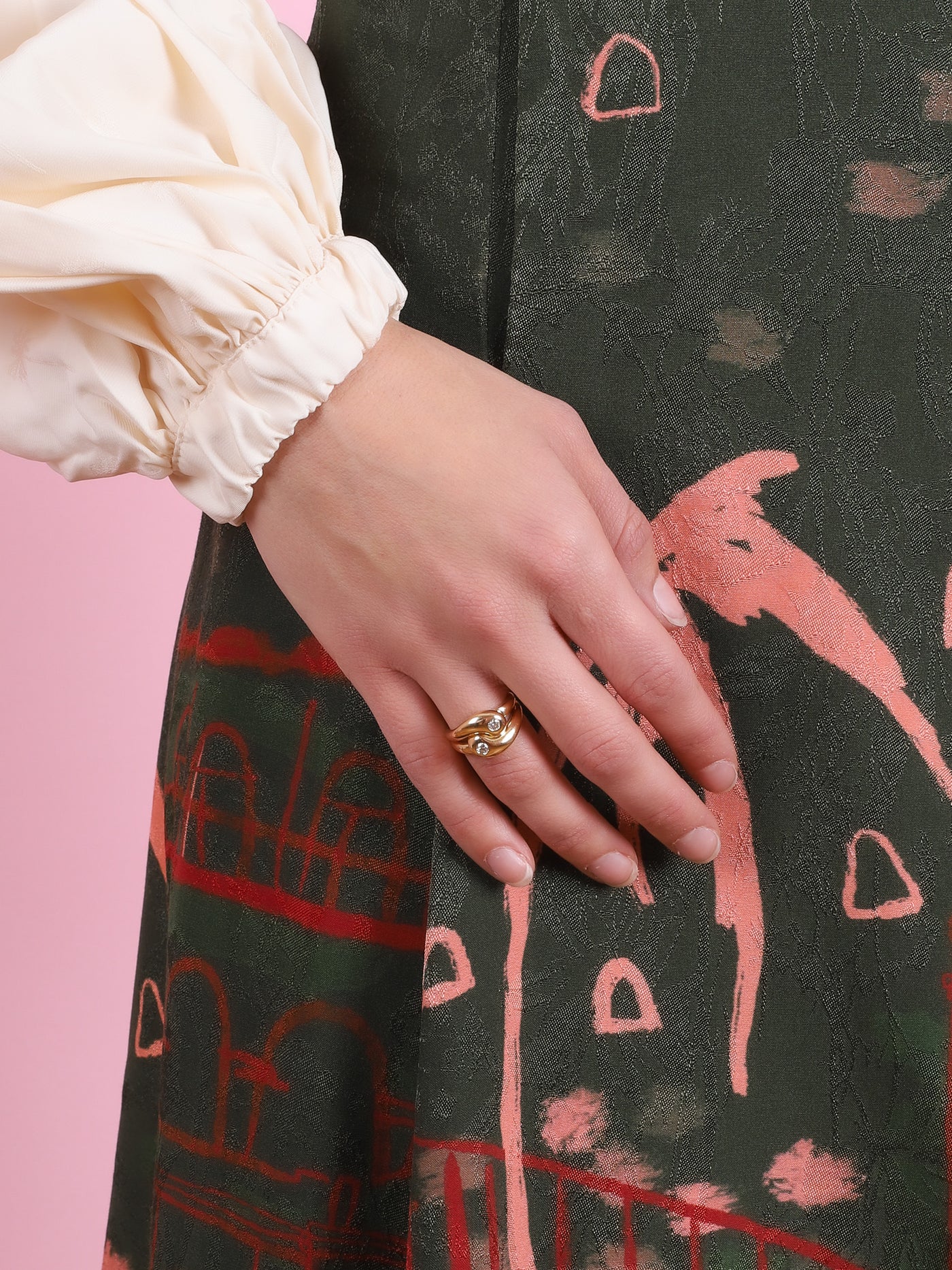 Mini Knot Ring with Diamonds