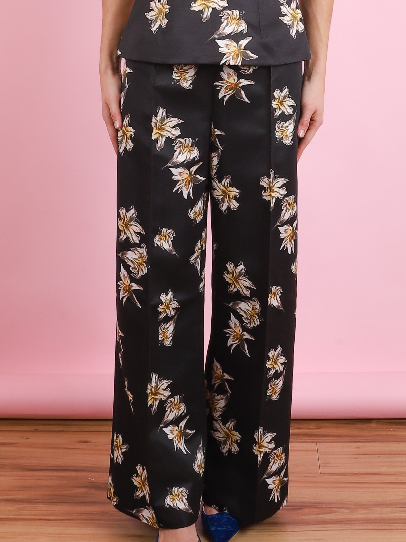Daffy Festive Lilies Trouser