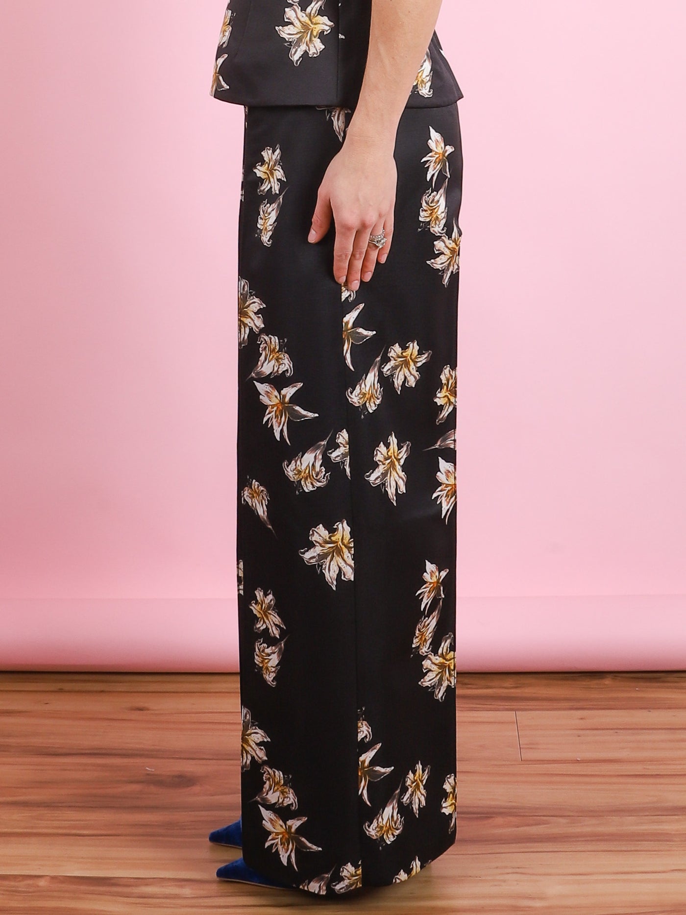 Daffy Festive Lilies Trouser