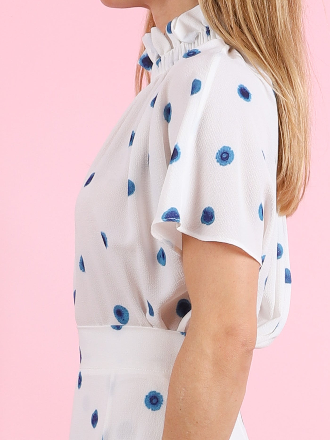 Short Ruffle Blouse in Dot