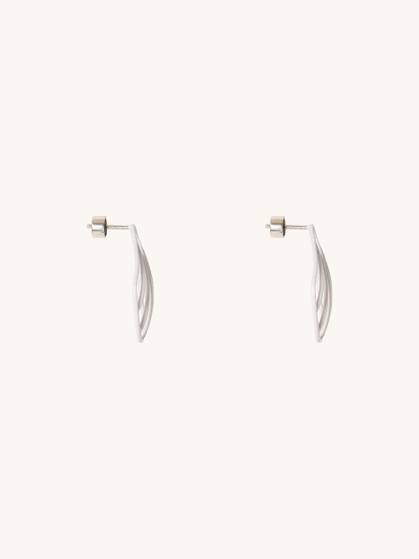 White Small Clam Earrings